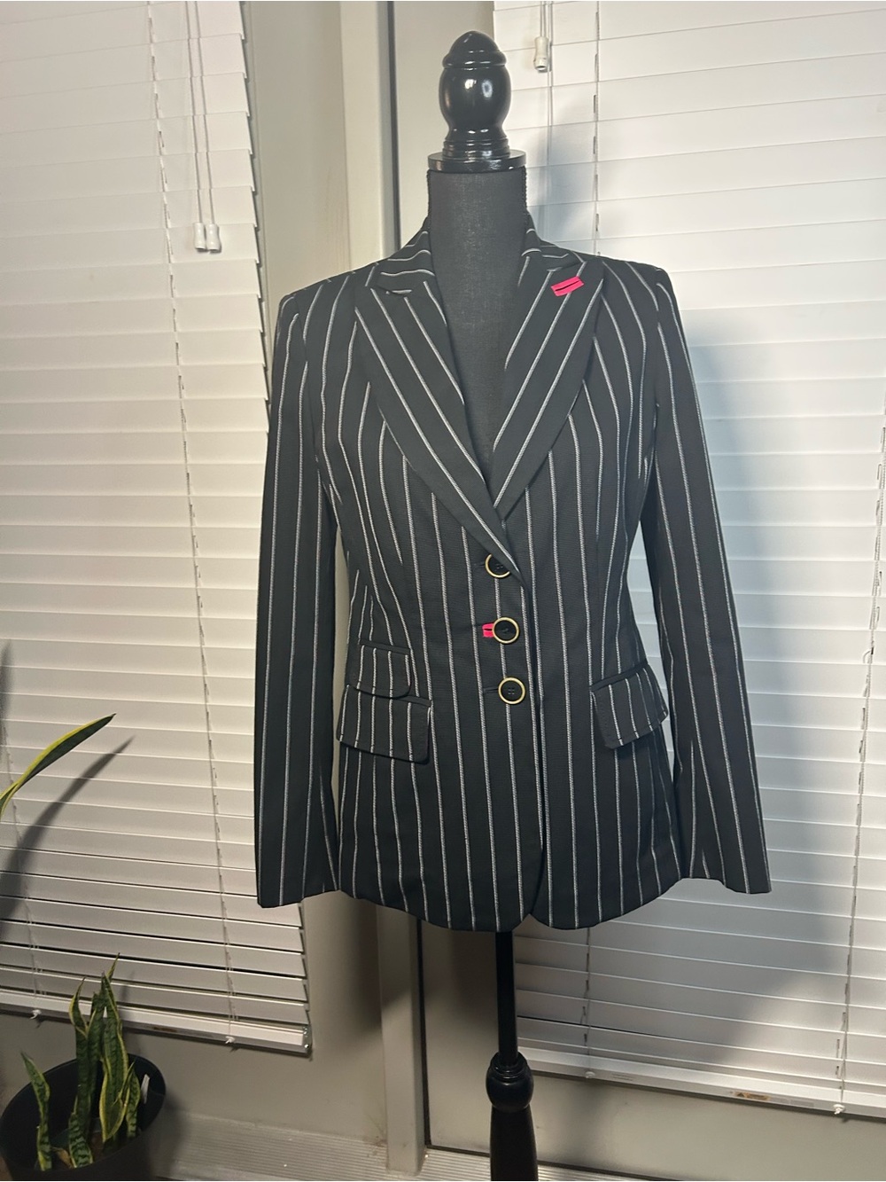 Blue Les Copains Black Tailored Pinstriped Designer Blazer  Size IT 44 Italian.